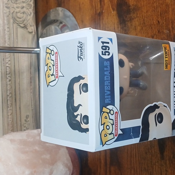 Funko Pop Jughead Jones Vinyl Figure - Picture 3 of 7